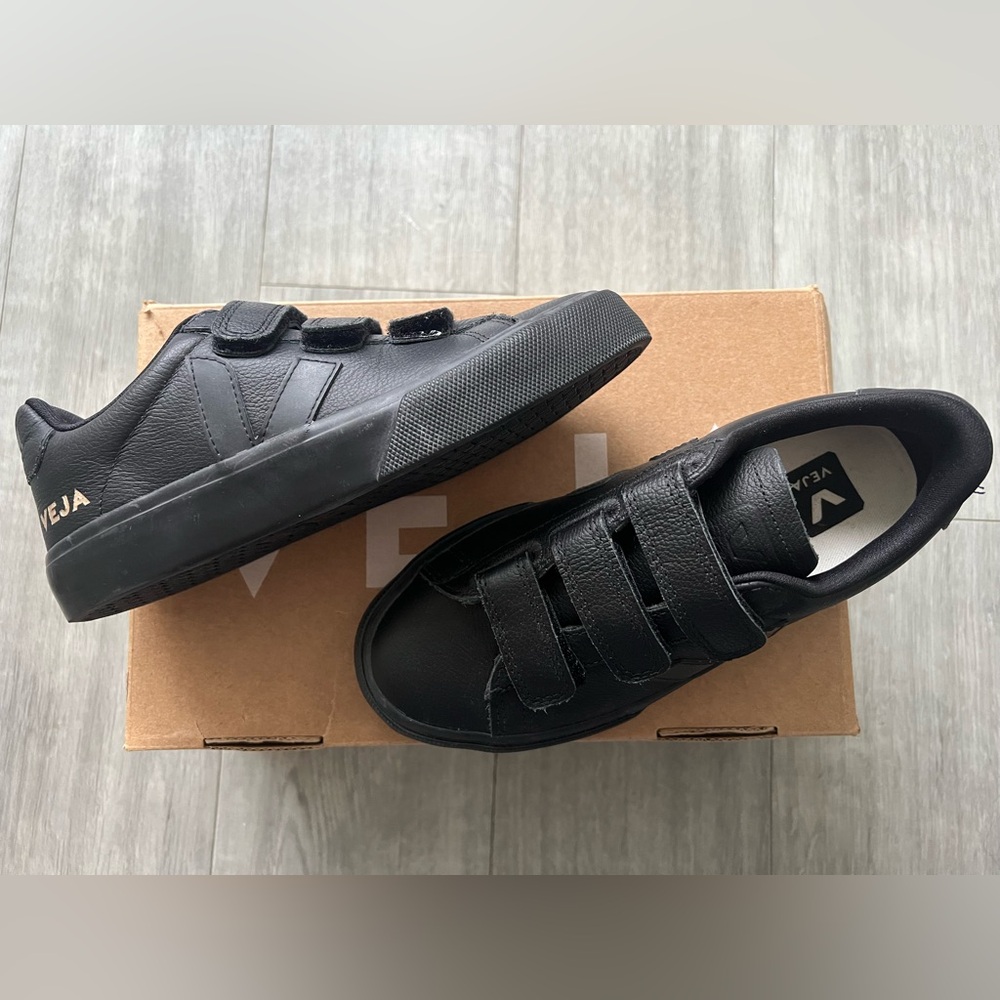 VEJA RECIFE LEATHER FULL BLACK sneakers size 35 us 4